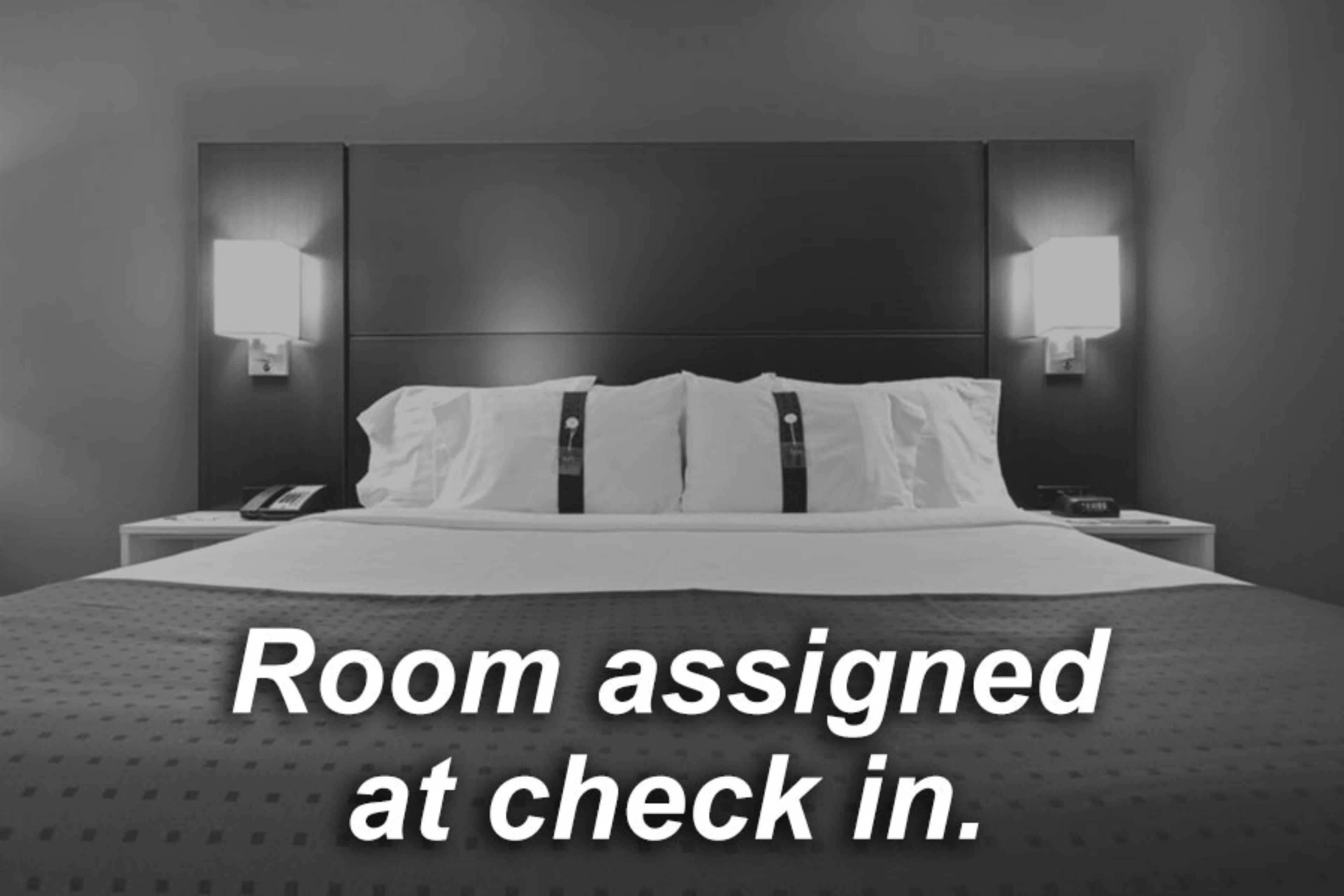 Holiday Inn Express Kenedy By Ihg Экстерьер фото
