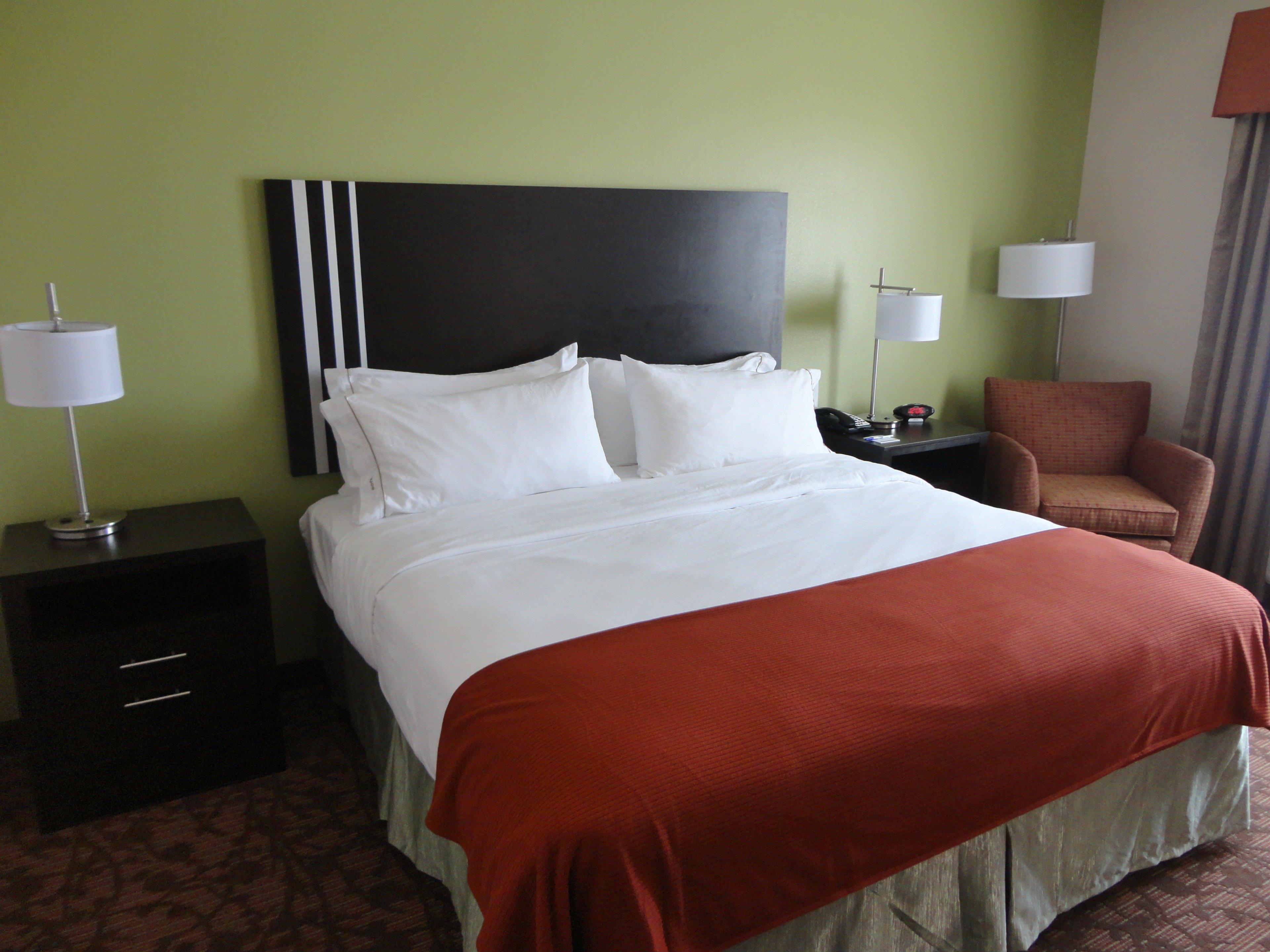 Holiday Inn Express Kenedy By Ihg Экстерьер фото