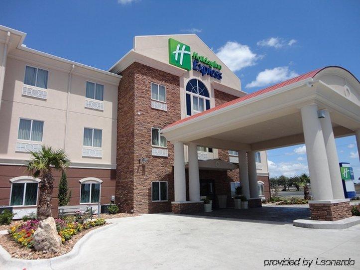 Holiday Inn Express Kenedy By Ihg Экстерьер фото